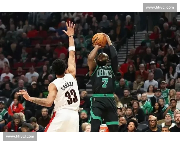 热火强硬对决凯尔特人东部宿敌再掀季后赛风云绿军红军巅峰较量胜负悬念升级